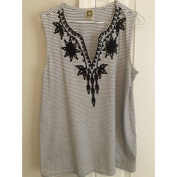 Anne Klein Tops - Ann Klein tank top v-neck size XL